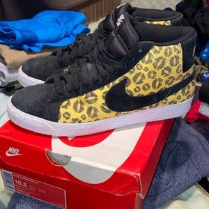 Nike Blazer kisses size 10.5!!!